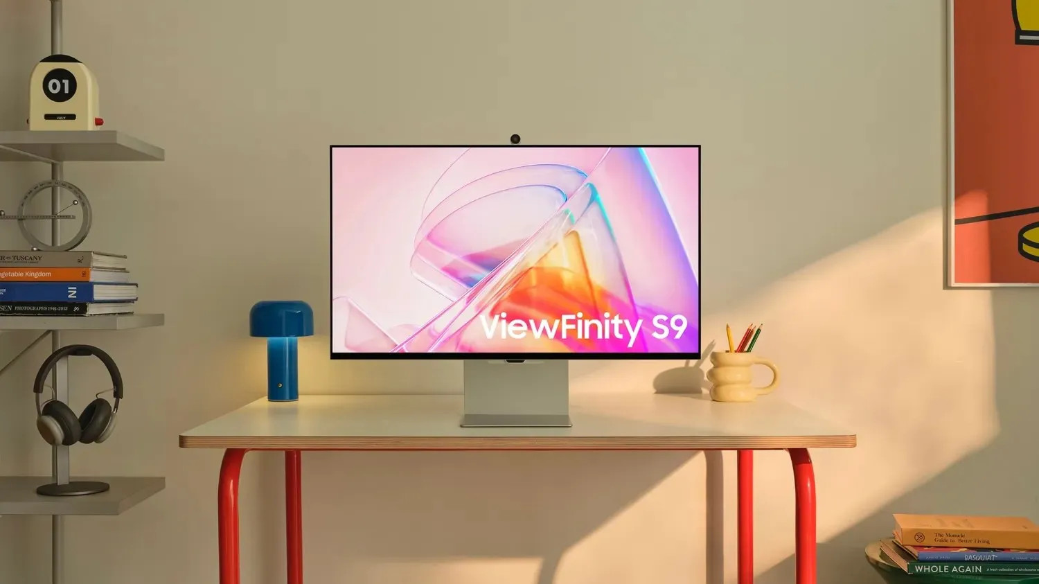 Samsung Monitor zeigt verschiedene Anschlussmöglichkeiten für Mac-Nutzer