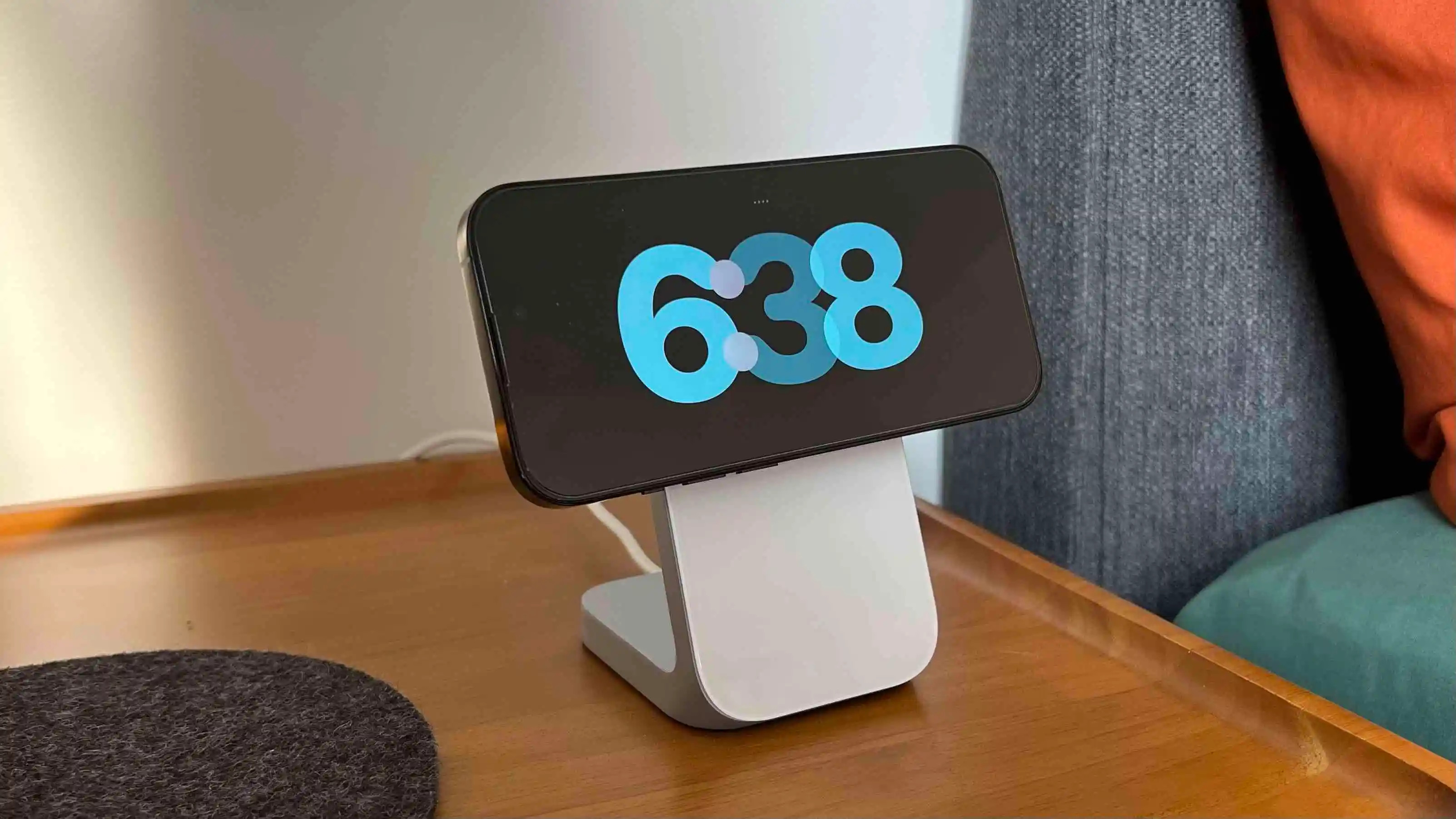 Solar-Uhr-Design im StandBy-Modus