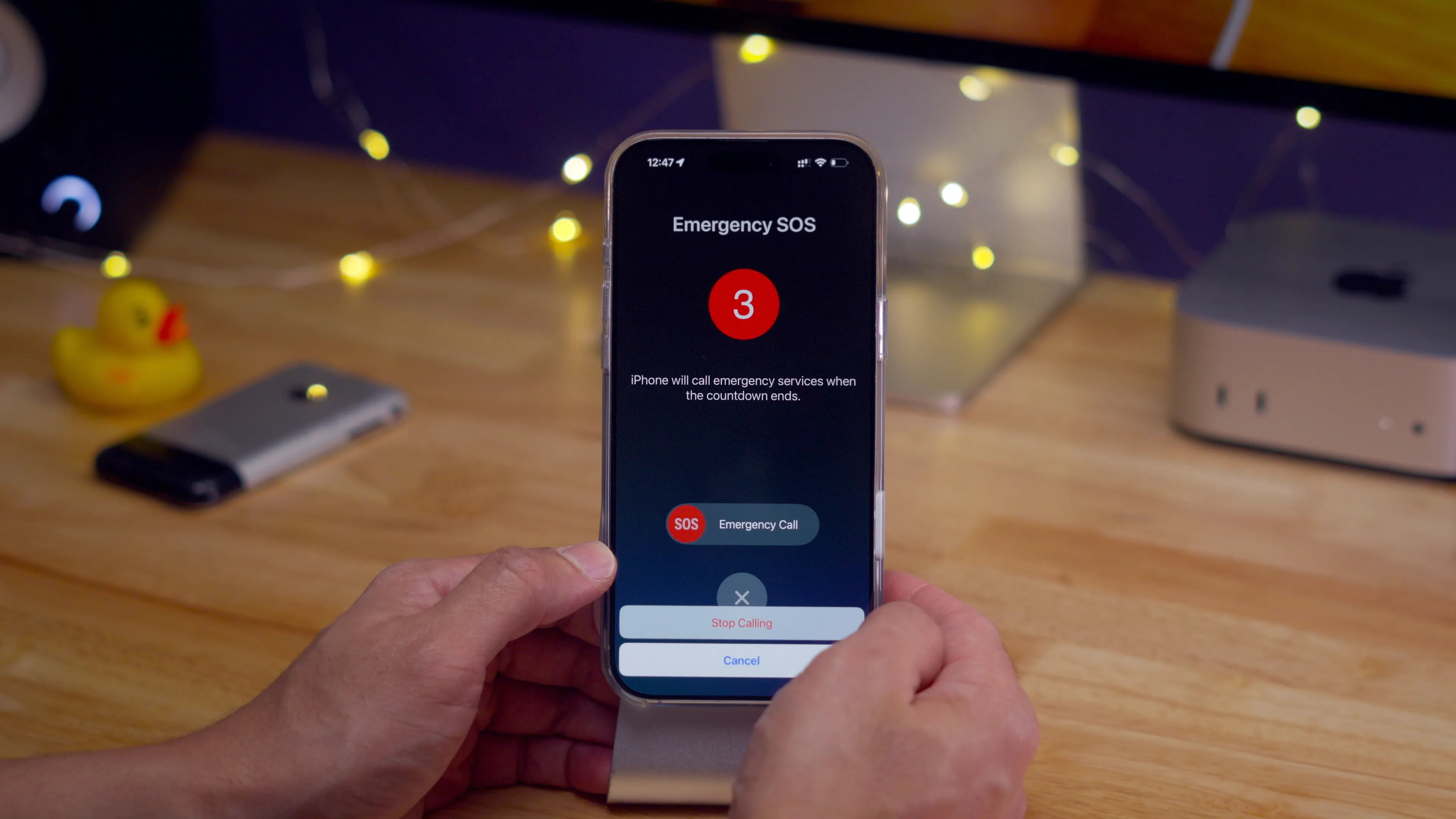 Countdown-Bildschirm für den automatischen Notruf auf dem iPhone 16