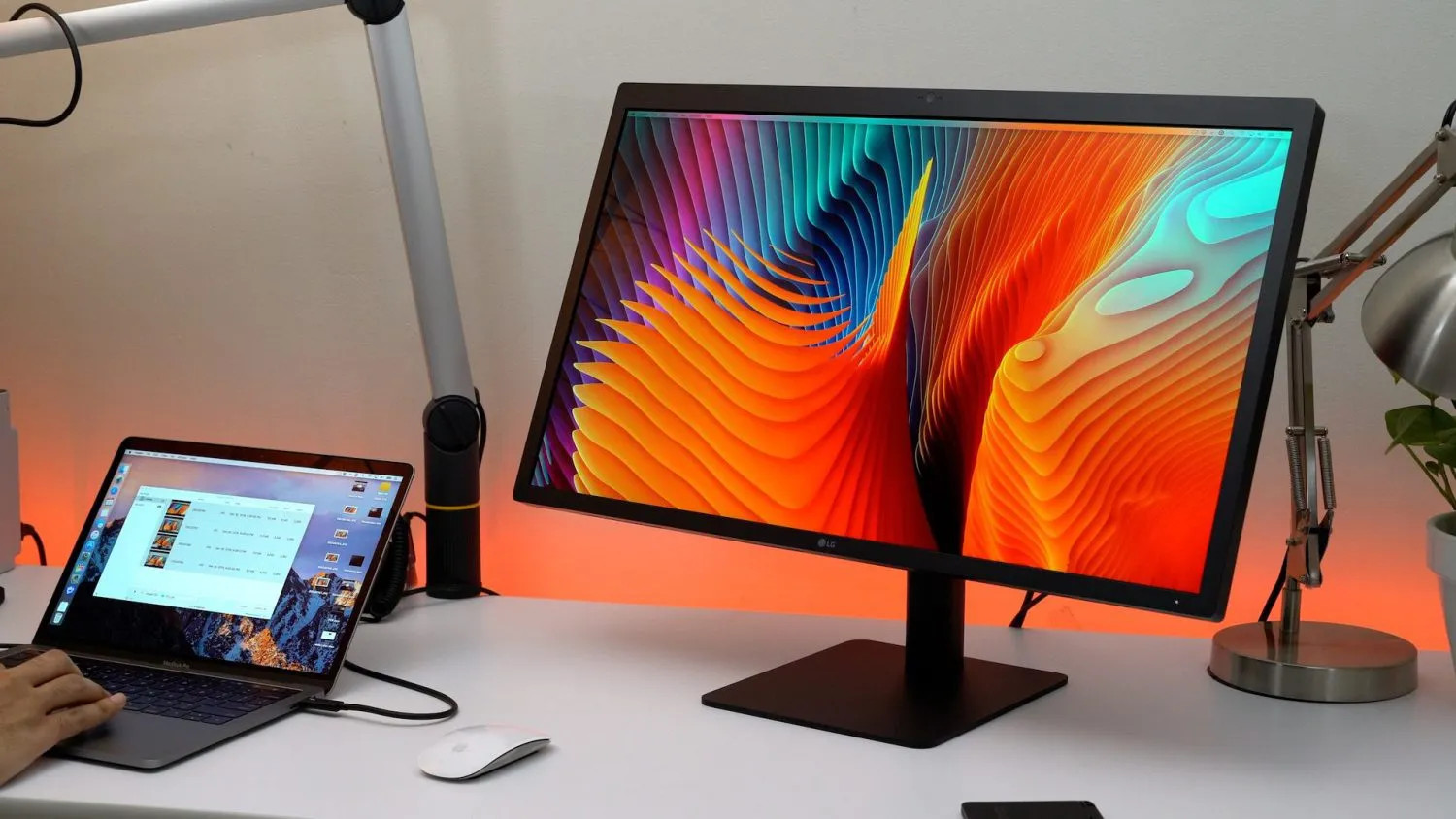 LG UltraFine 5K Display in einer professionellen Büroumgebung