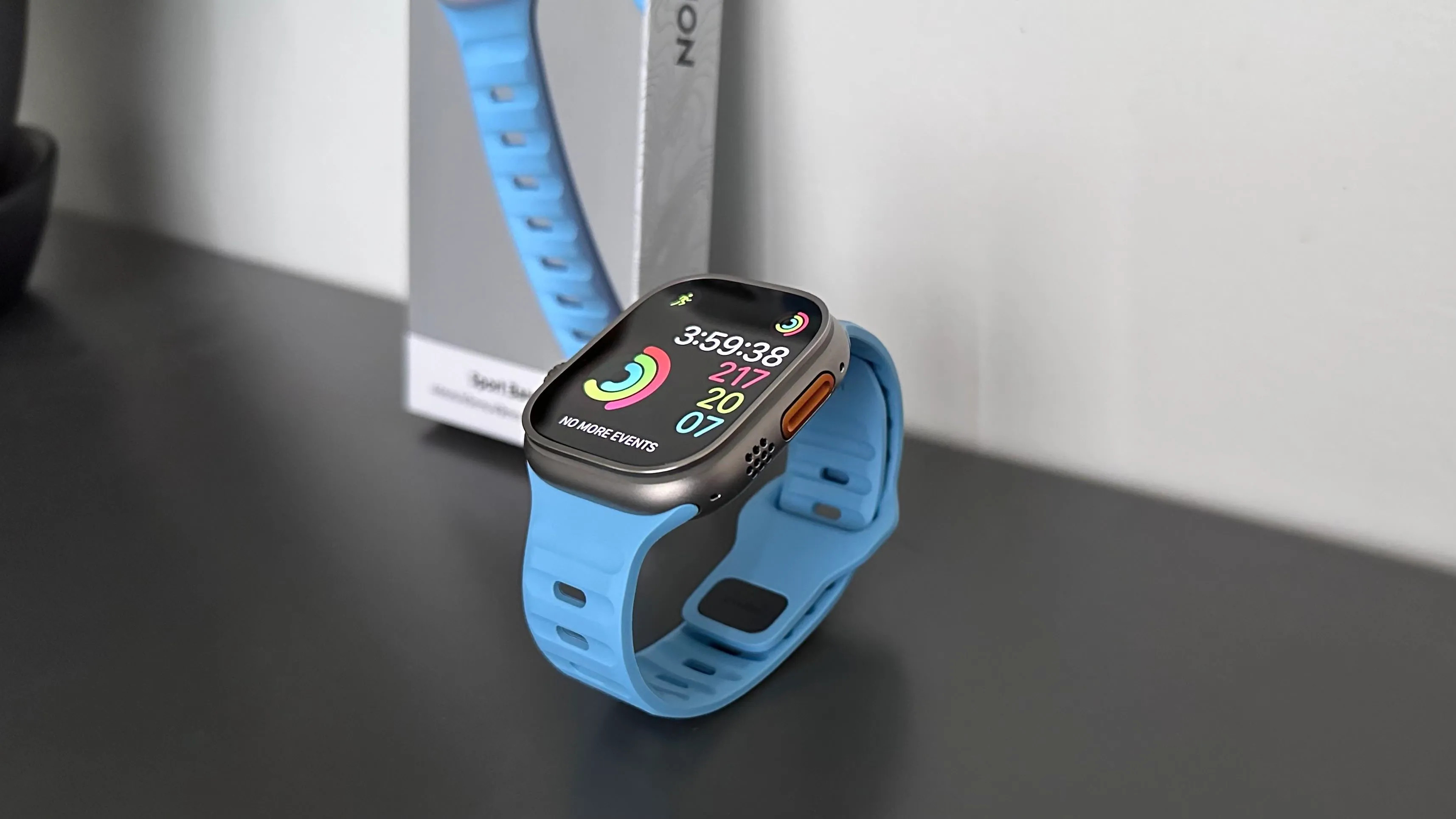 Nomad Electric Blue Sport Band für Apple Watch in leuchtendem Blau