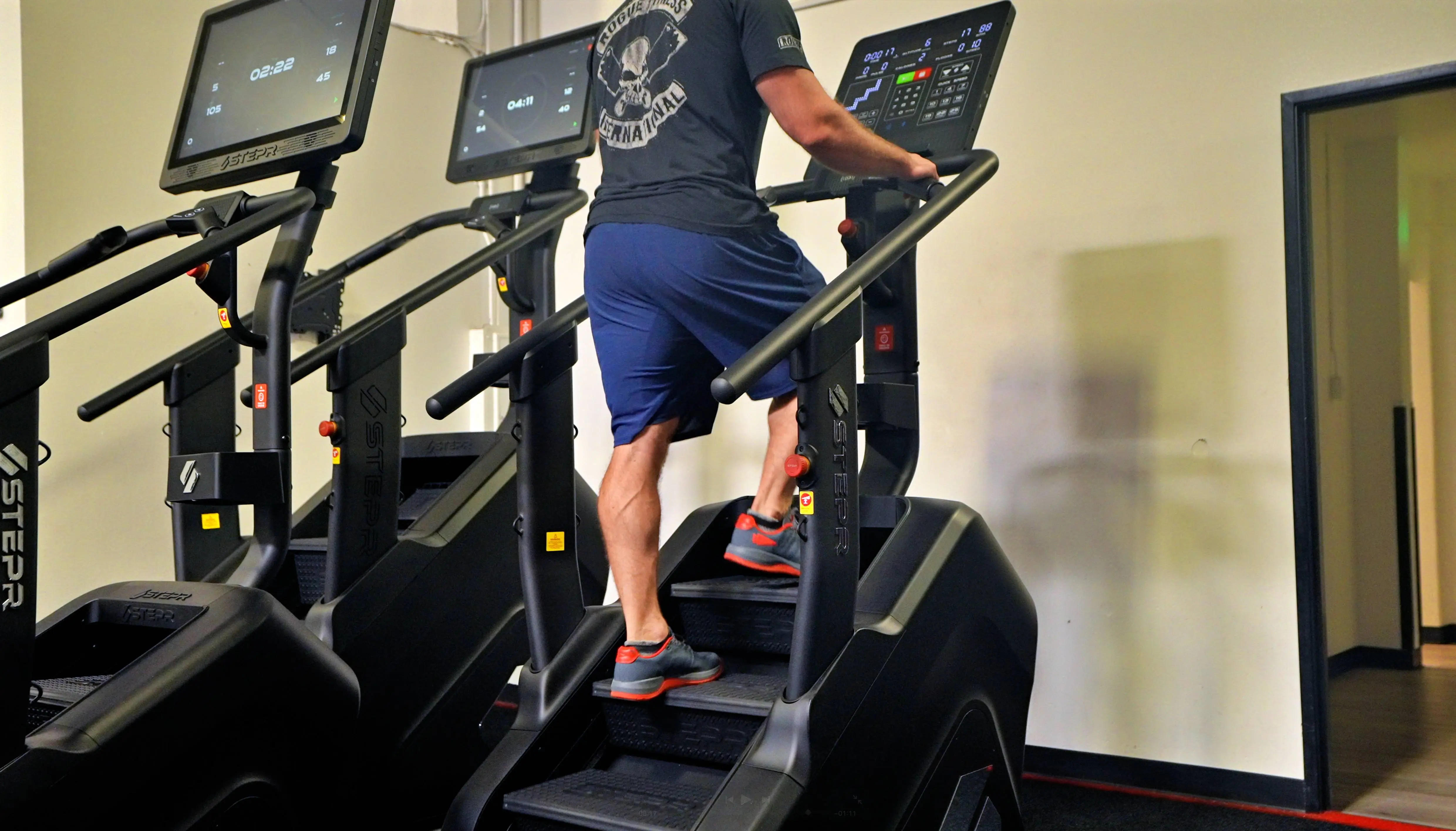 Seitenansicht des STEPR Pro mit Fokus auf die robuste Bauweise